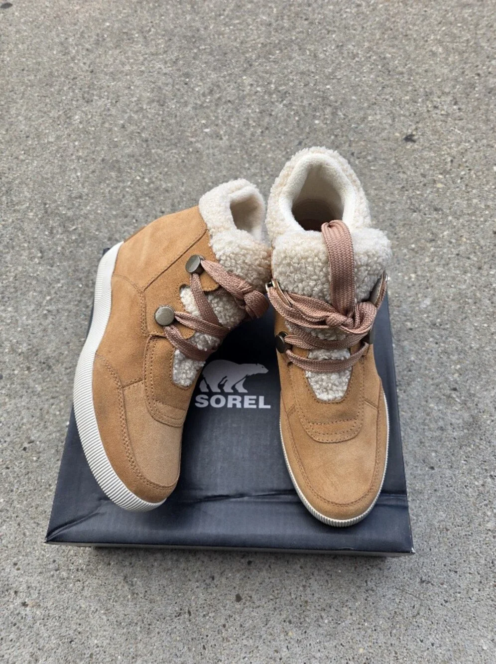 Sorel Kinetic Conquest WP boots Women Size 10